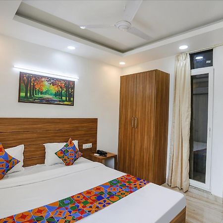 Fabhotel Unique Stay Нойда Экстерьер фото