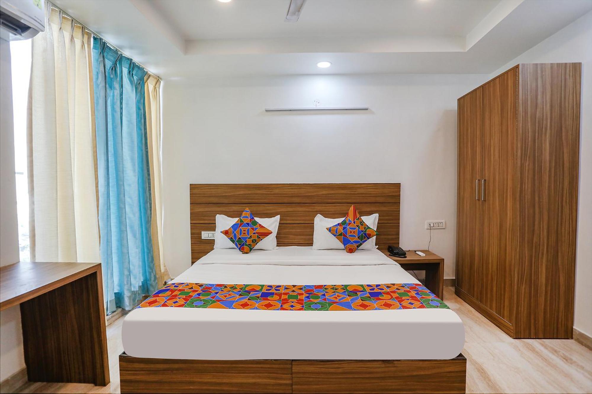 Fabhotel Unique Stay Нойда Экстерьер фото