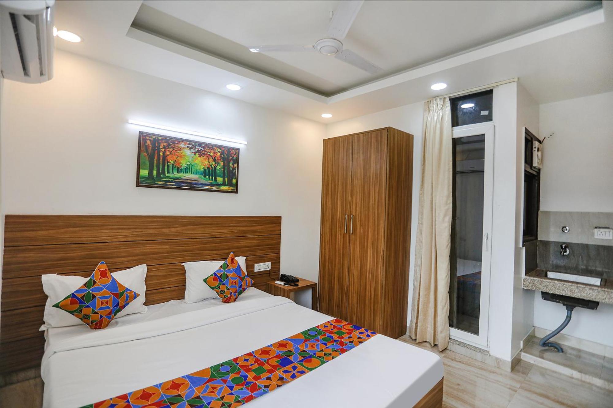 Fabhotel Unique Stay Нойда Экстерьер фото