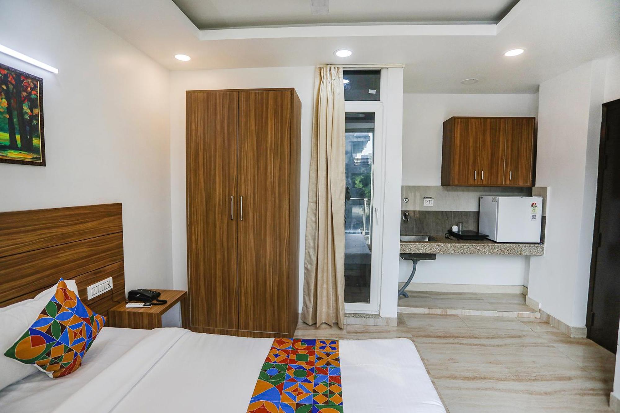 Fabhotel Unique Stay Нойда Экстерьер фото